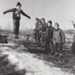 Snøfattigere enn i Seefeld. Mon
bakkerekorden ryker?
Det ser slik ut der Ole Magnor Aukland svever gjennom lufta.