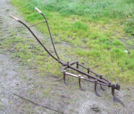 Ugrashyppe eventuelt potethyppe, trukket av hest.
Foto: Jan Eskeland