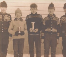 Vinnere av skolemesterskapet på "Vannassen" i 1963.
Fra venstre: Harald Aspelund - Erik Skogstø - Dagfinn Mølstre - Torger Aspelund.